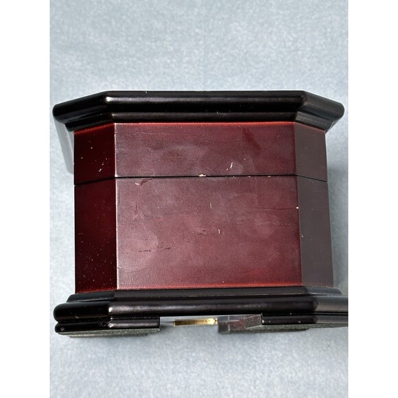 Rare Lamplight Bridge by Thomas Kinkade music box. Tested and works - Picture 3 of 7